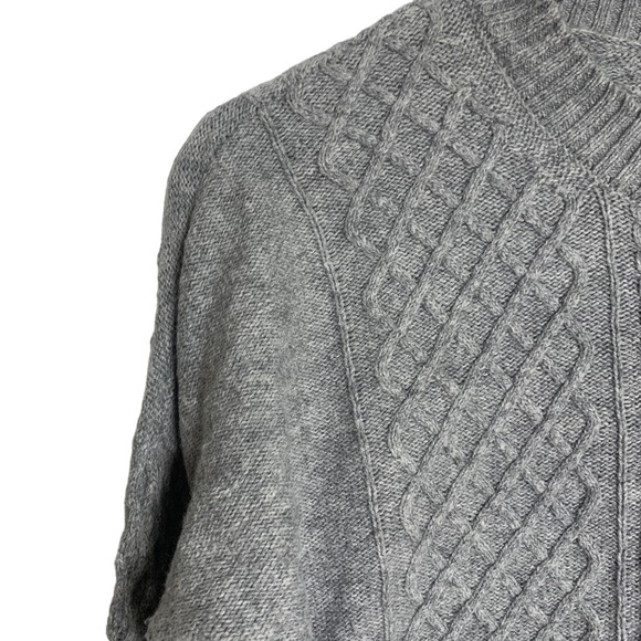 Banana Republic Women's Cable Knit Wool Blend Sweater Gray Size Small Petite - Picture 4 of 9